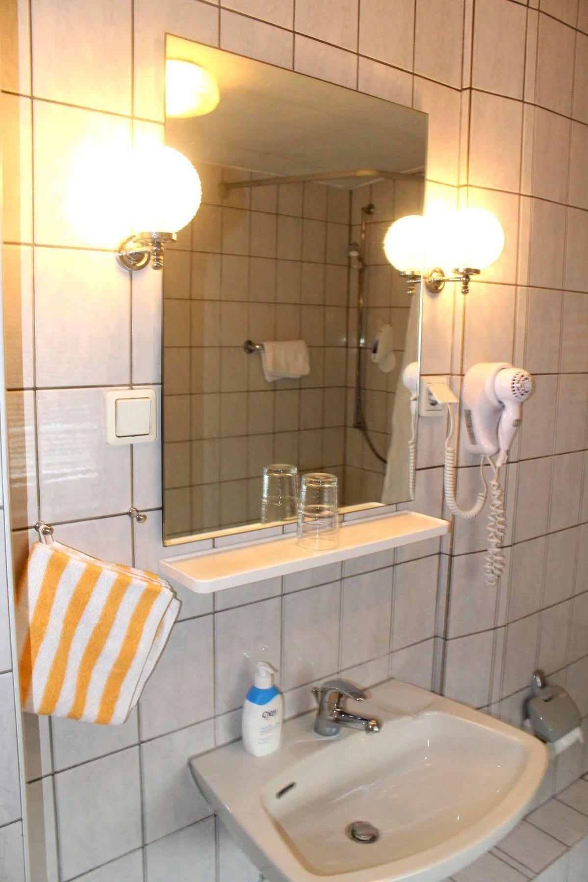 Hotel Am Roonplatz Bonn Exterior photo