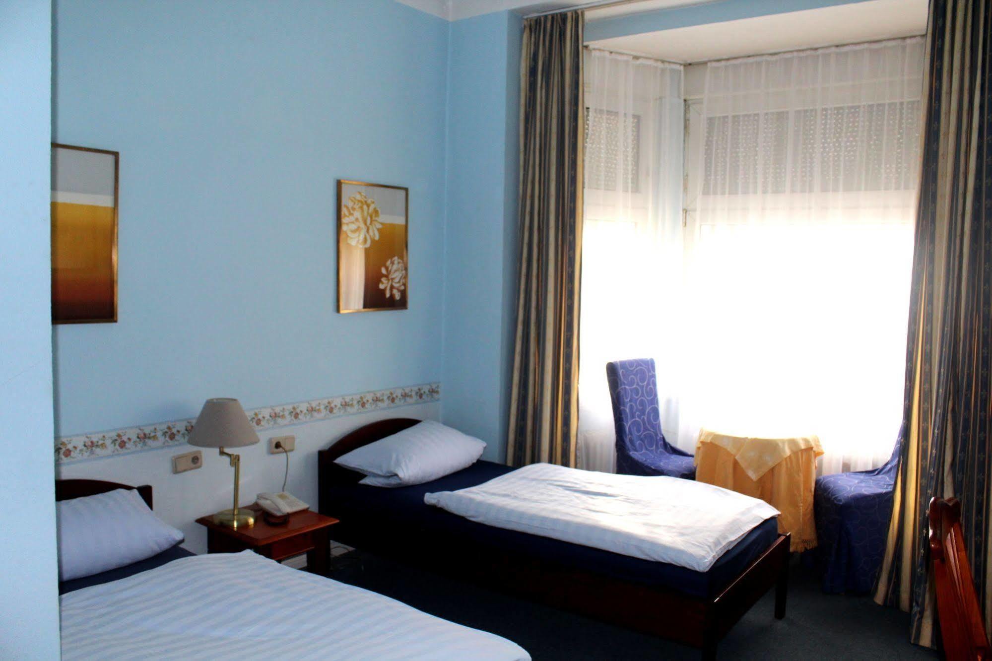 Hotel Am Roonplatz Bonn Exterior photo