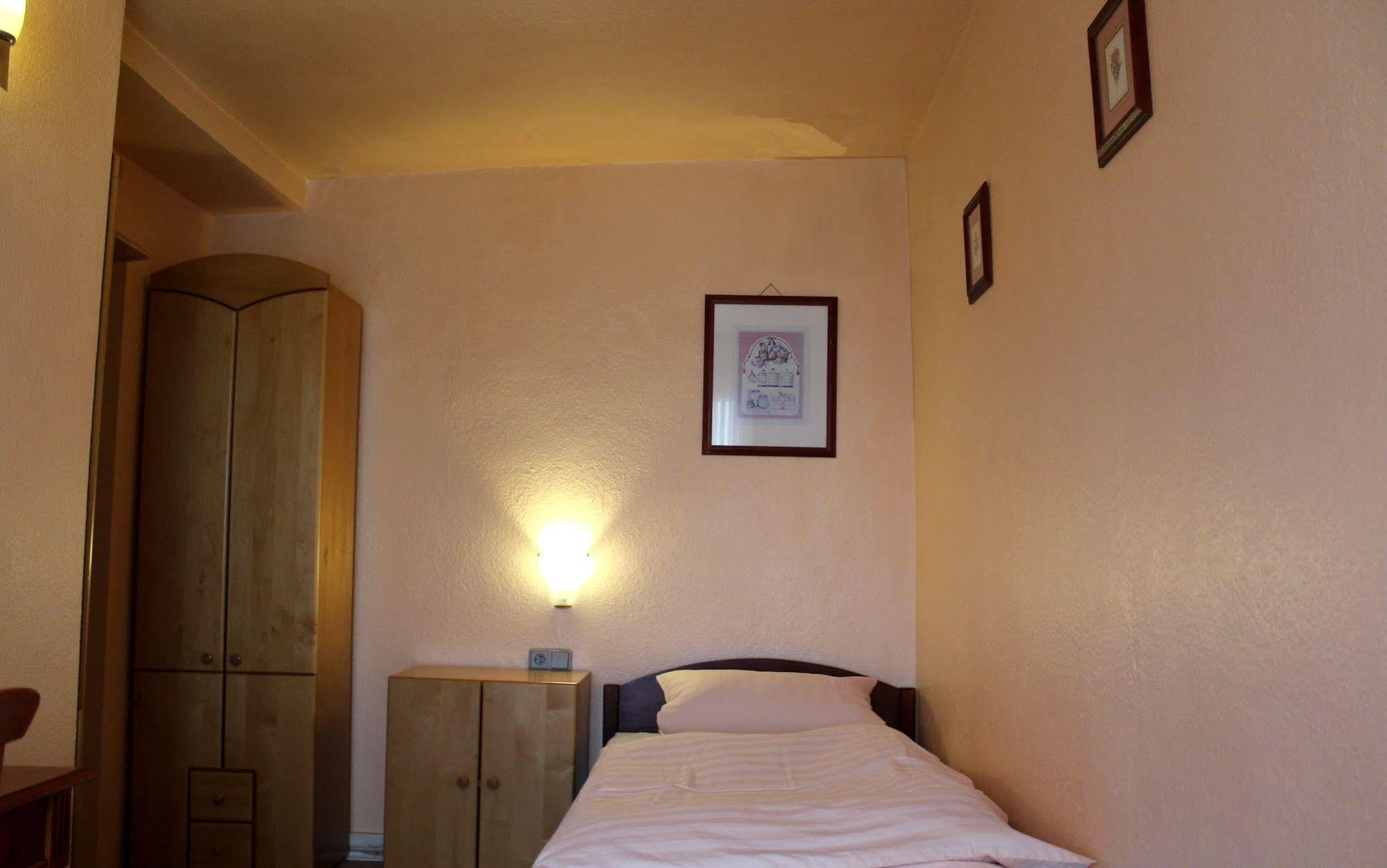 Hotel Am Roonplatz Bonn Exterior photo